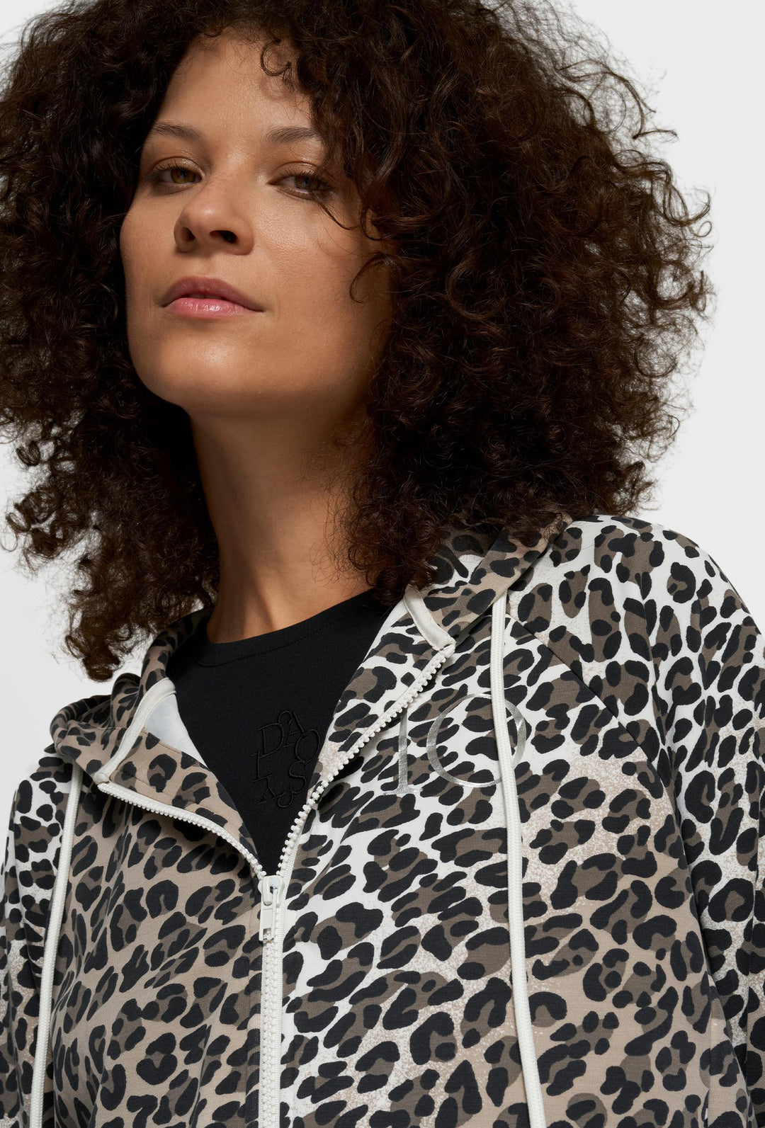 Komplet panterkowy ze spódnicą midi marki 10DAYS