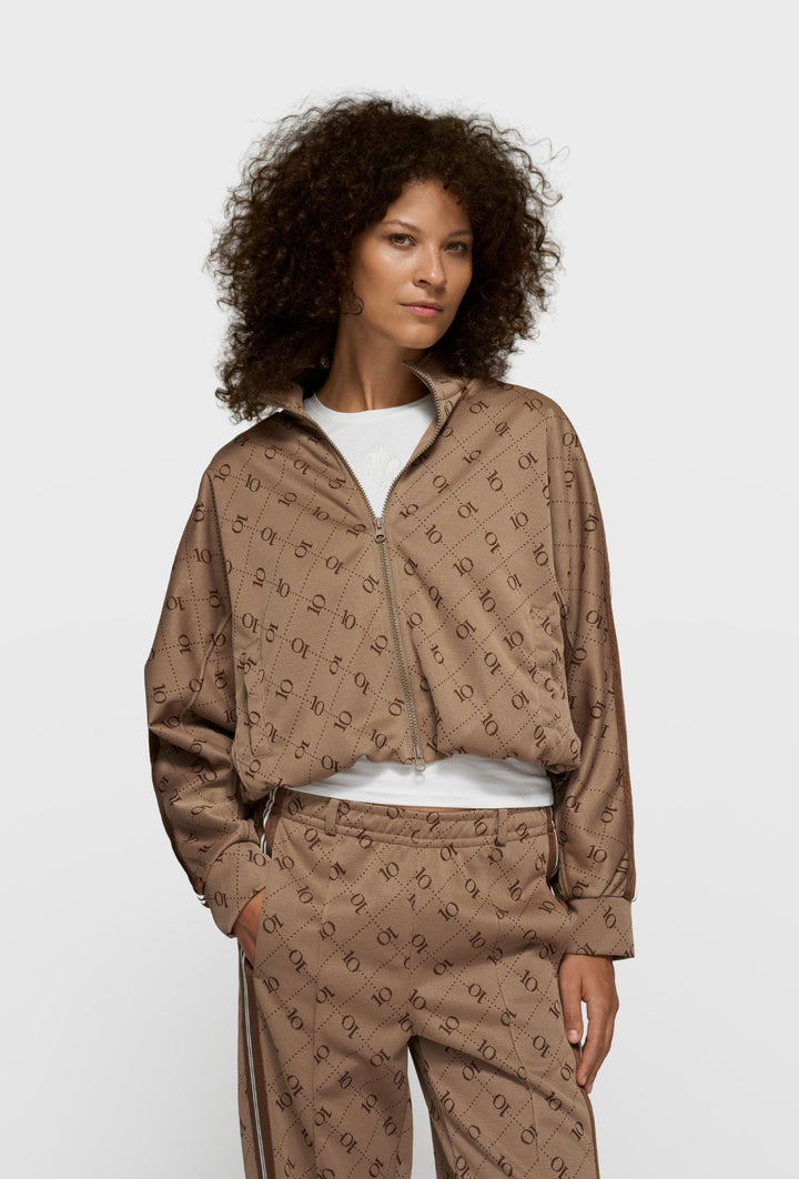 Brązowy komplet z monogramem – bluza bomber i spodnie wide leg