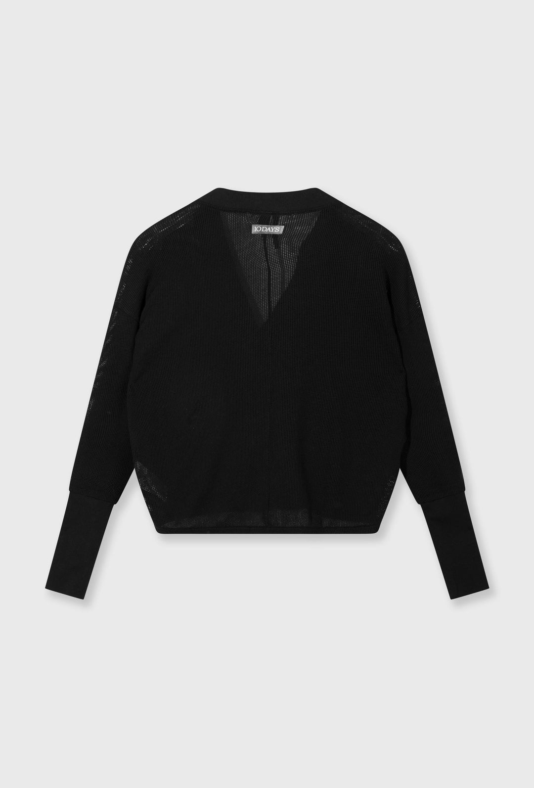 Ażurowy kardigan w czarnym kolorze