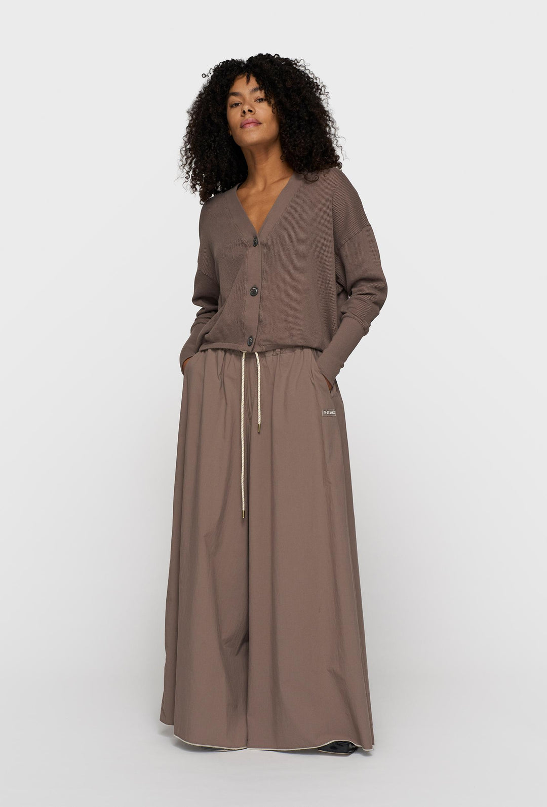 Rozpinany kardigan w kolorze taupe