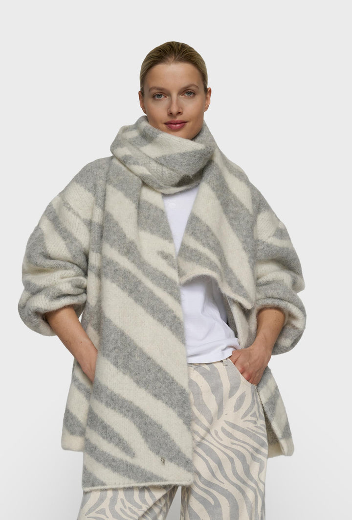 Szaro-kremowy szal damski 10DAYS w zwierzęcy wzór