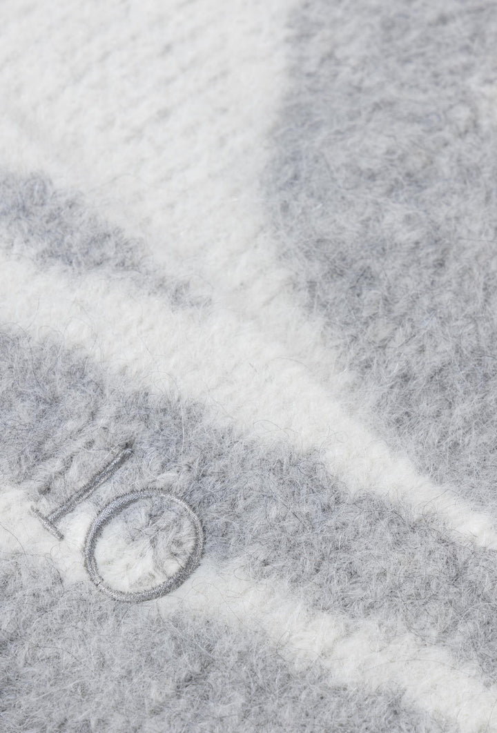 Czapka beanie w szaro-biały wzór 10DAYS