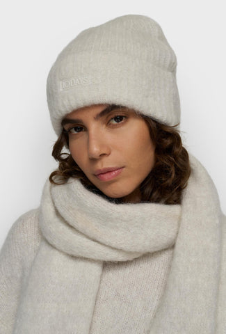Biała czapka beanie 10DAYS