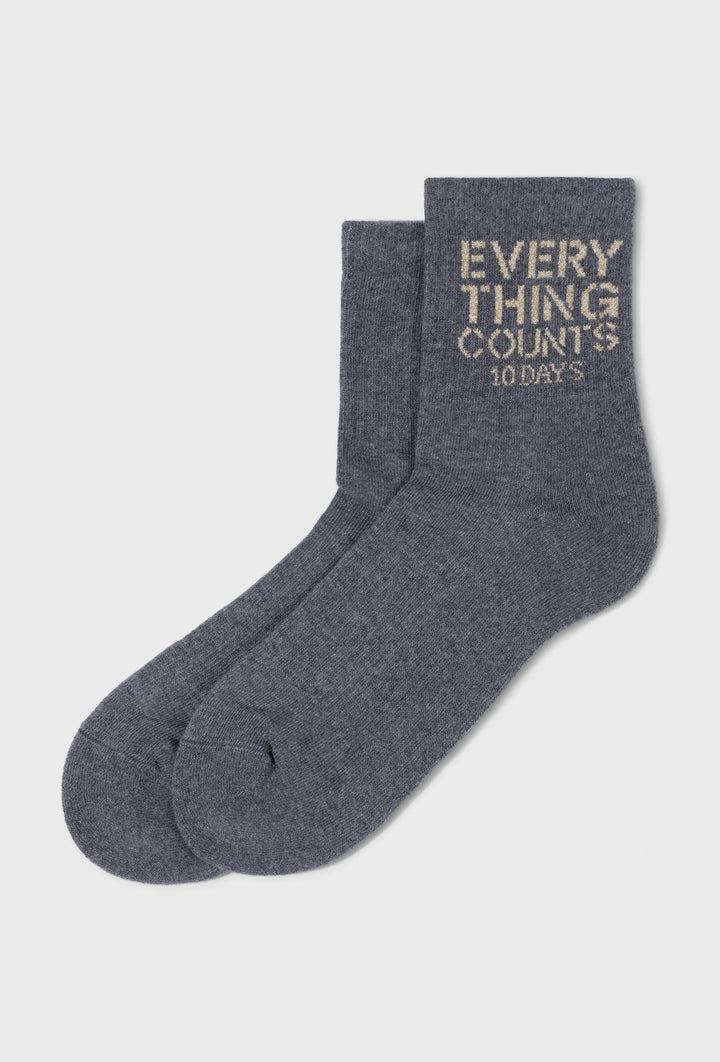 Skarpety 10DAYS z napisem „EVERYTHING COUNTS”