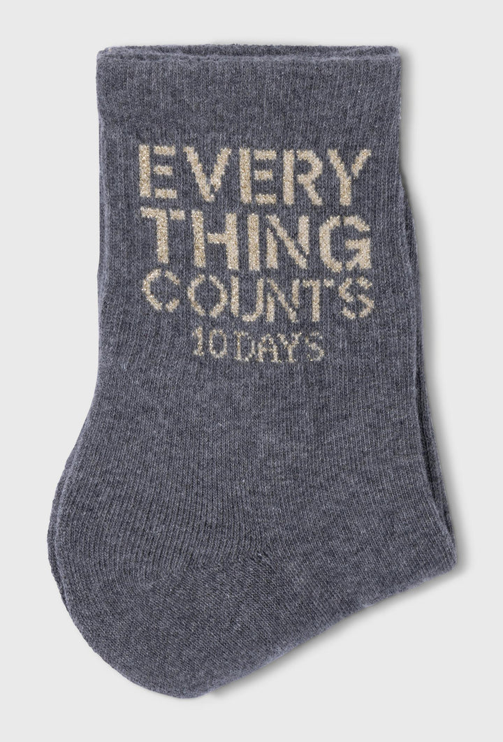 Skarpety 10DAYS z napisem „EVERYTHING COUNTS”