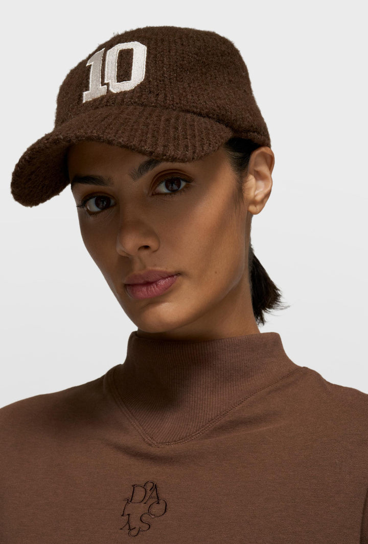 Brązowa czapka z daszkiem 10DAYS z miękkiej dzianiny