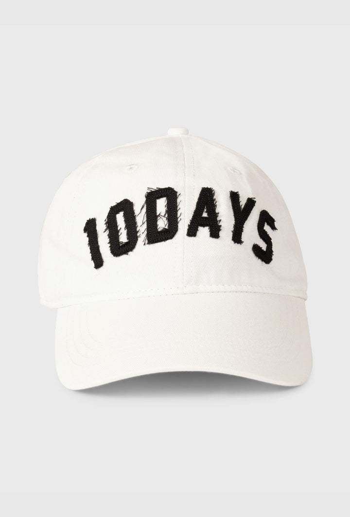 Biała czapka z daszkiem 10DAYS