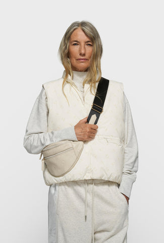 Beżowa pikowana torebka nerka 10DAYS z tłoczonym logo