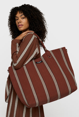 Pojemna torba typu shopper w brązowym kolorze