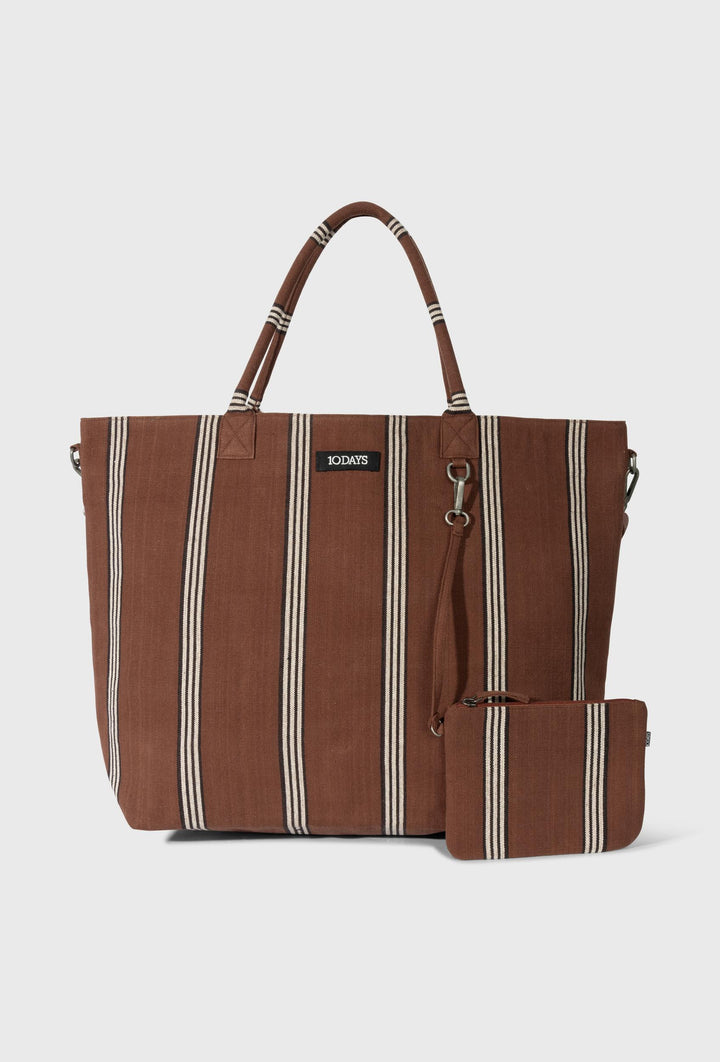 Pojemna torba typu shopper w brązowym kolorze