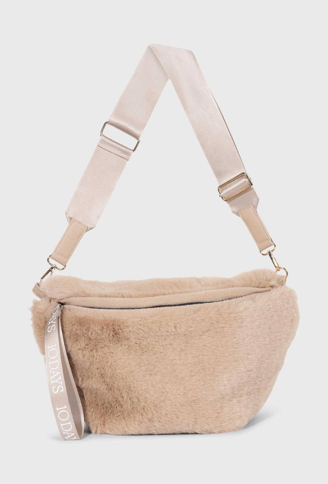 Torebka 10DAYS typu crossbody z futrzanym wykończeniem