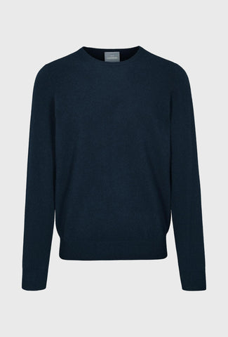 Granatowy sweter o gładkim codziennym kroju