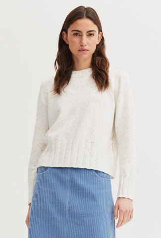 Sweter w kolorze ecru z delikatnym melanżowym efektem