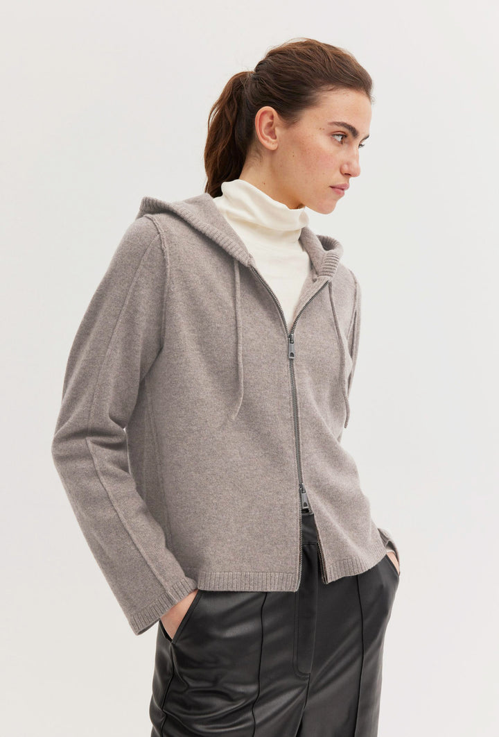 Rozpinany sweter z kapturem