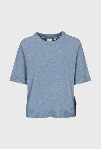 Sweter z krótkim rękawem w niebieskim kolorze