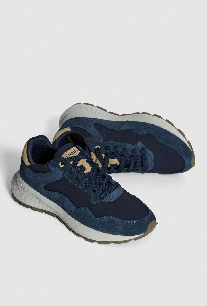 Sneakersy w odcieniach szarości i brązu