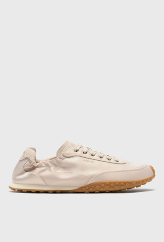 Perłowe sneakersy casual