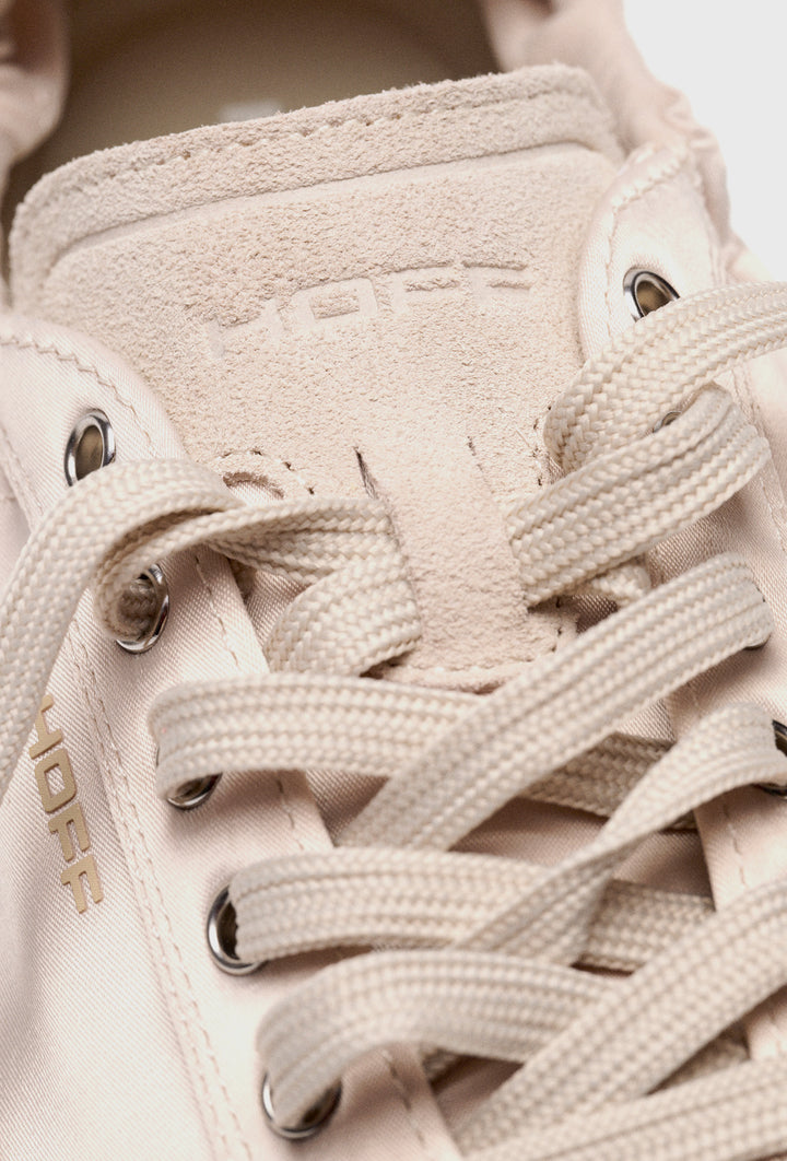 Perłowe sneakersy casual