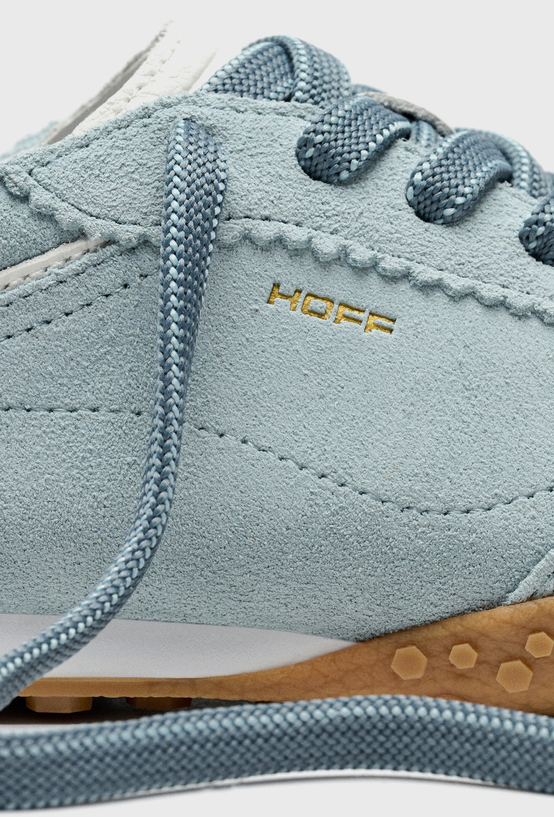 Błękitne sneakersy zamszowe