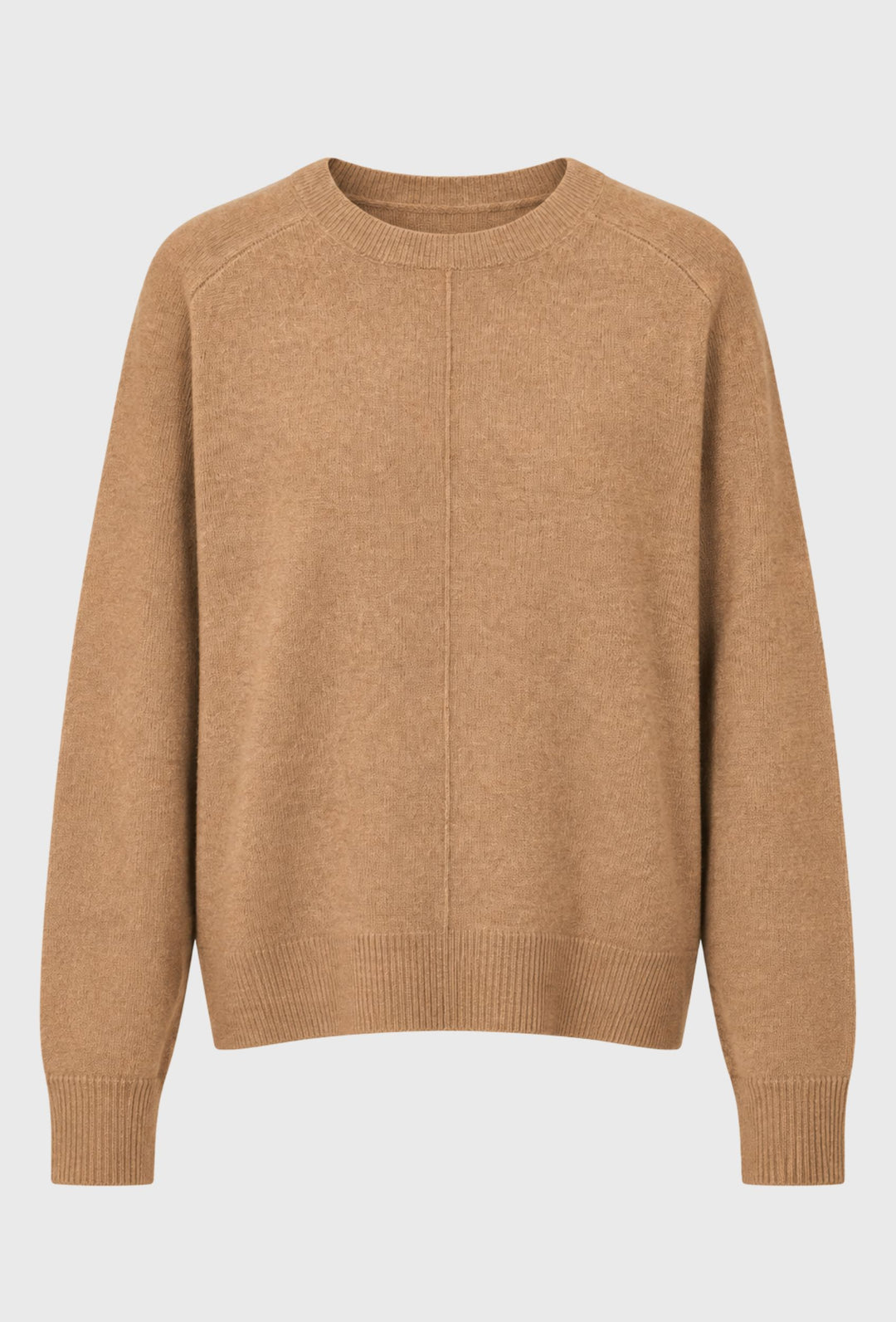 Kamelowy sweter z subtelnym pionowym detalem