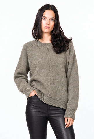 Sweter taupe z wyrazistym przeszyciem centralnym