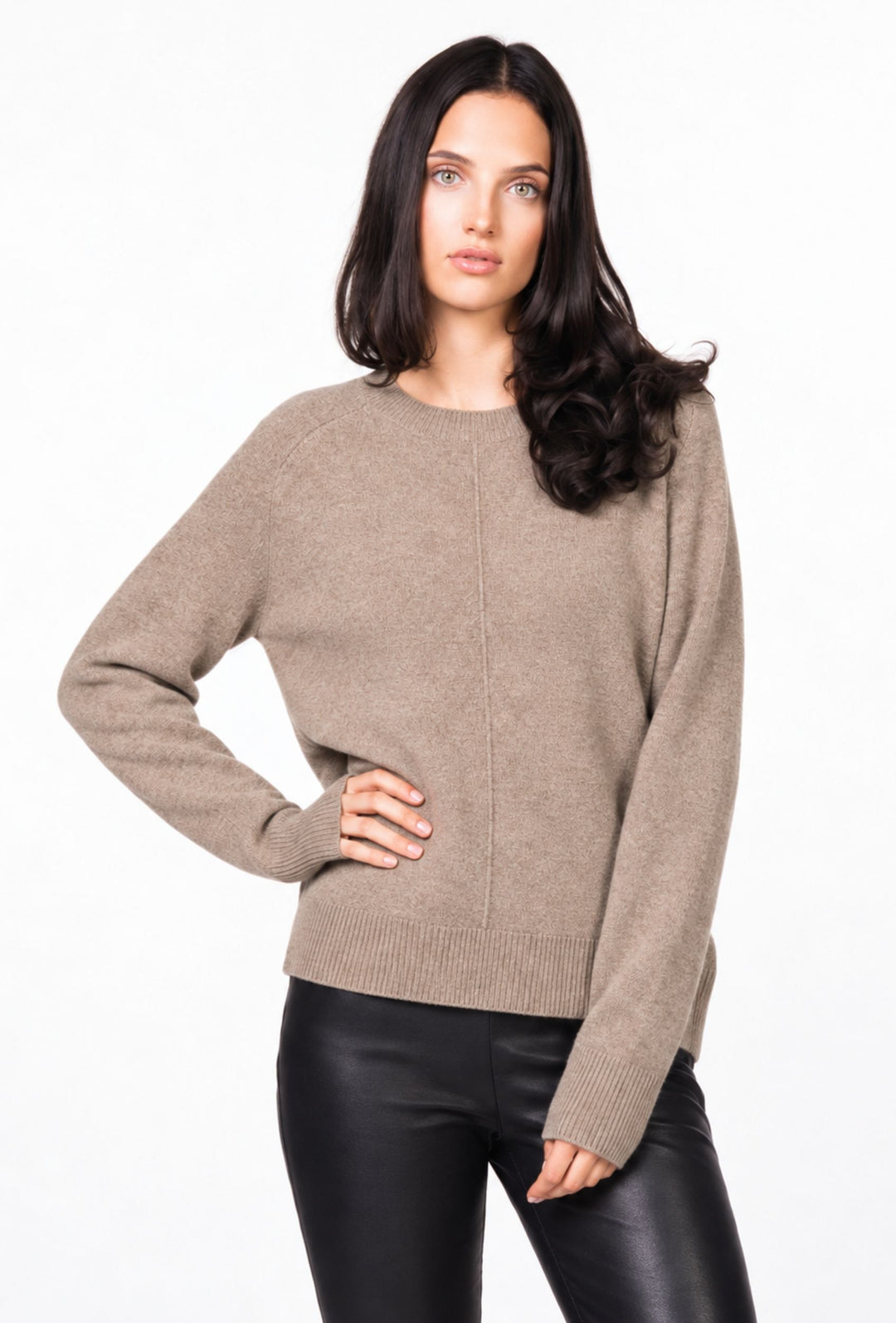 Taupe sweter z raglanowym rękawem i prążkami