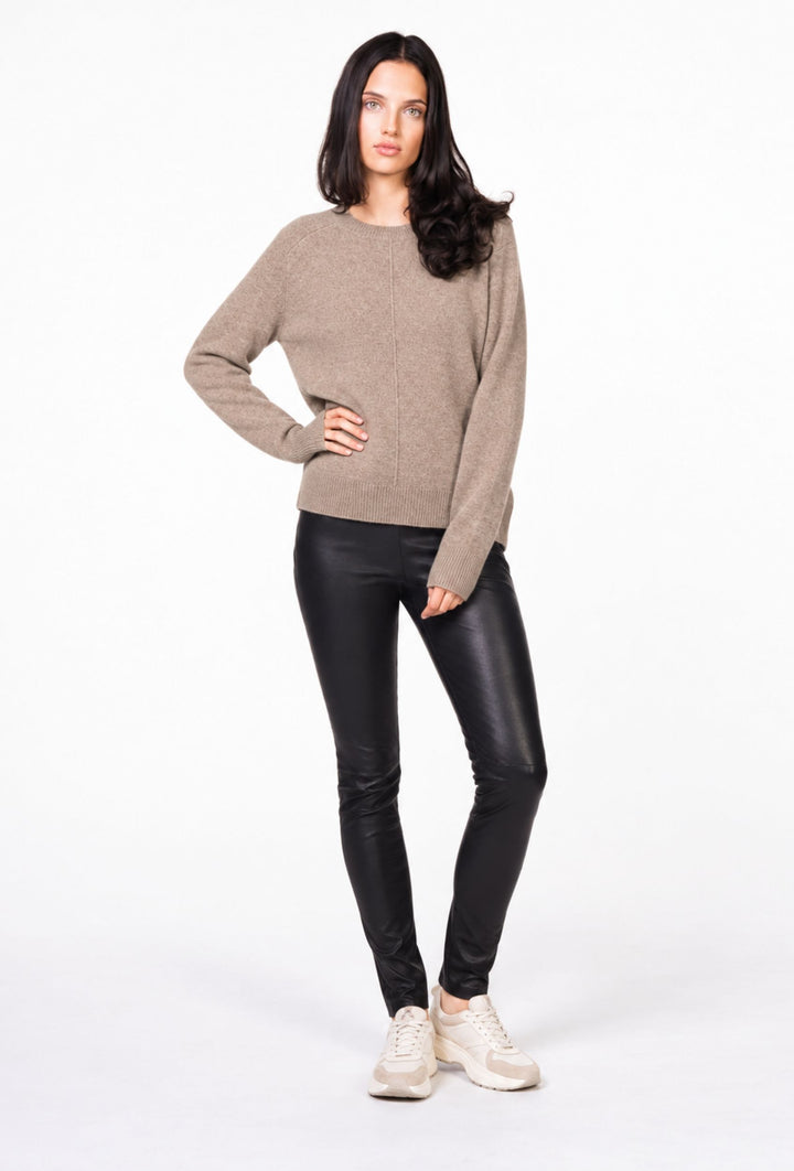Taupe sweter z raglanowym rękawem i prążkami