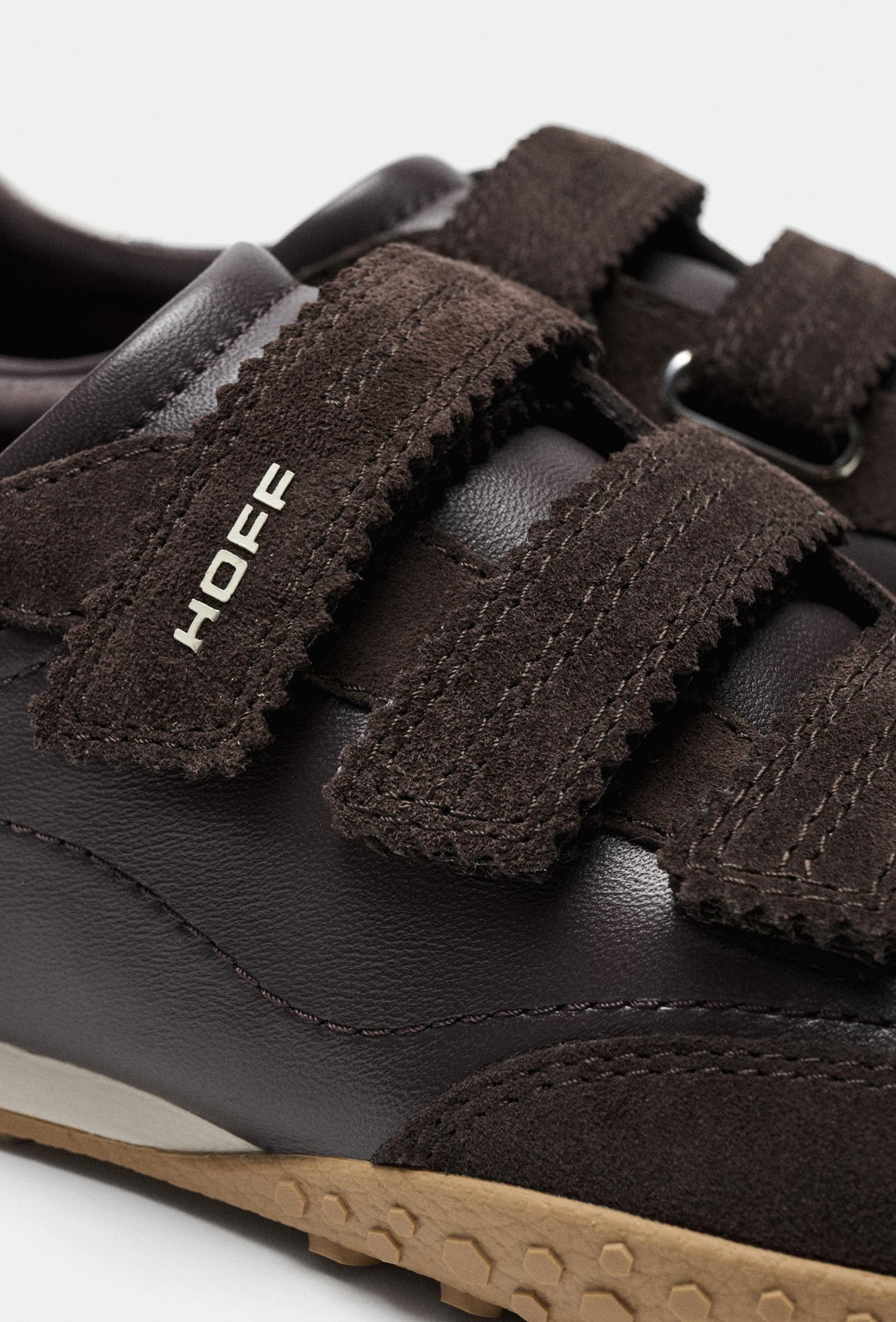Brązowe sneakersy z zapięciem na rzepy HOFF