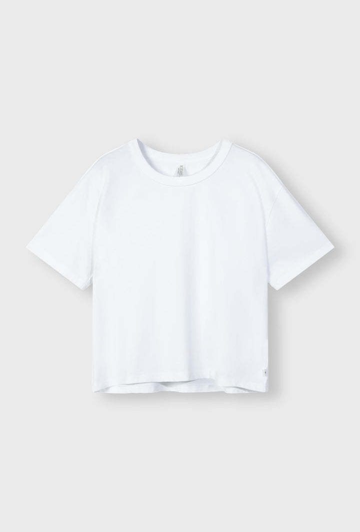 Ponadczasowy t-shirt o luźnym fasonie w kolorze białym