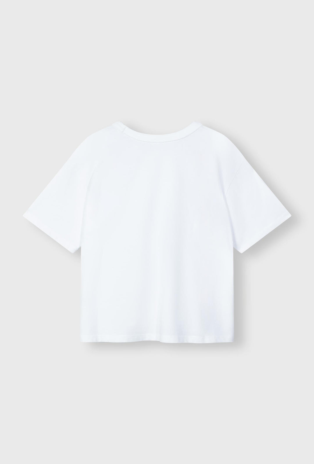 Ponadczasowy t-shirt o luźnym fasonie w kolorze białym