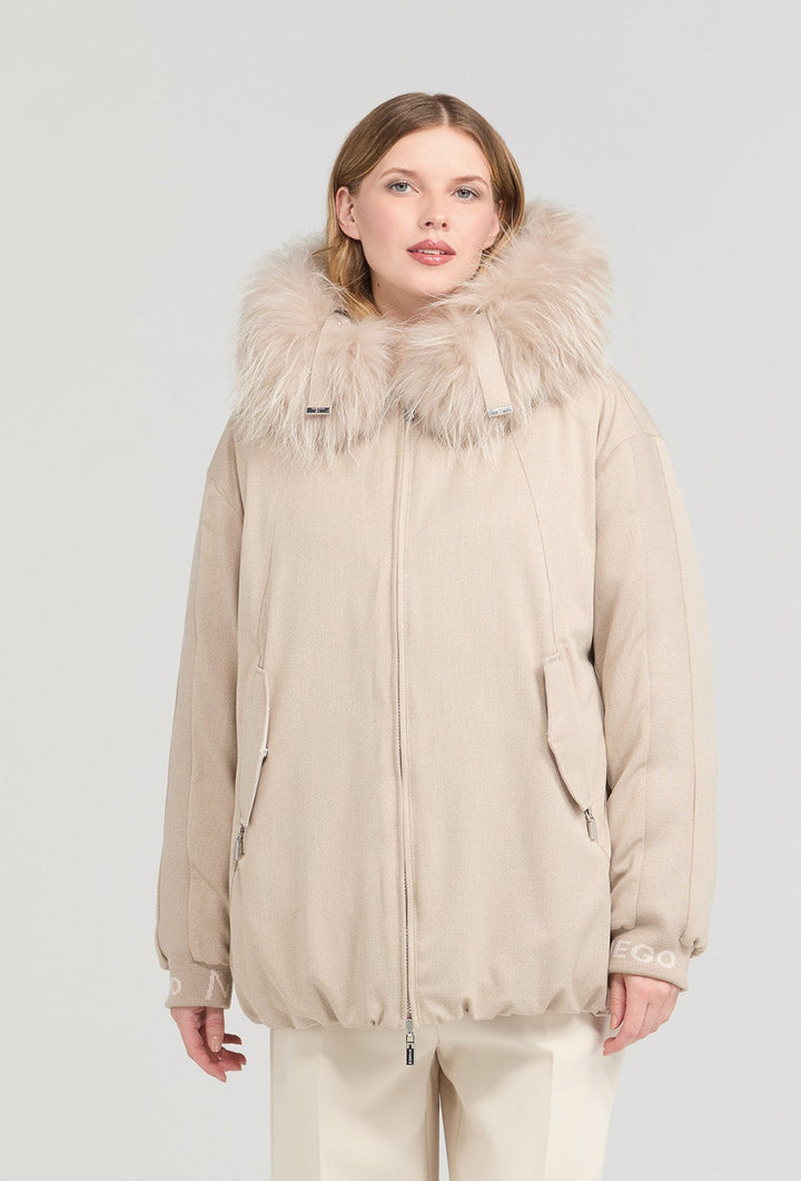 Beżowa kurtka puchowa z futrem