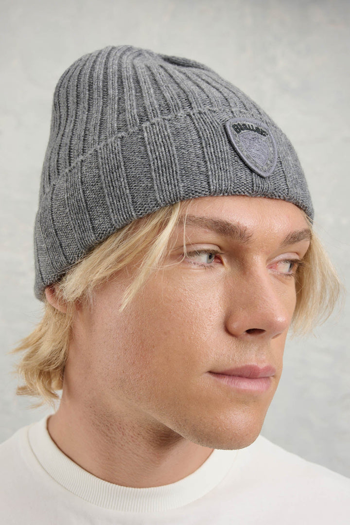 Szara czapka beanie z naszywką Blauer