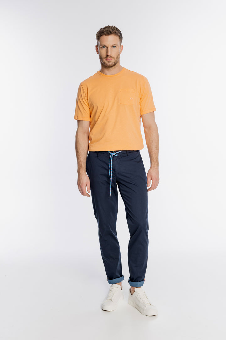 Granatowe spodnie Alberto z ozdobnym błękitnym sznurkiem