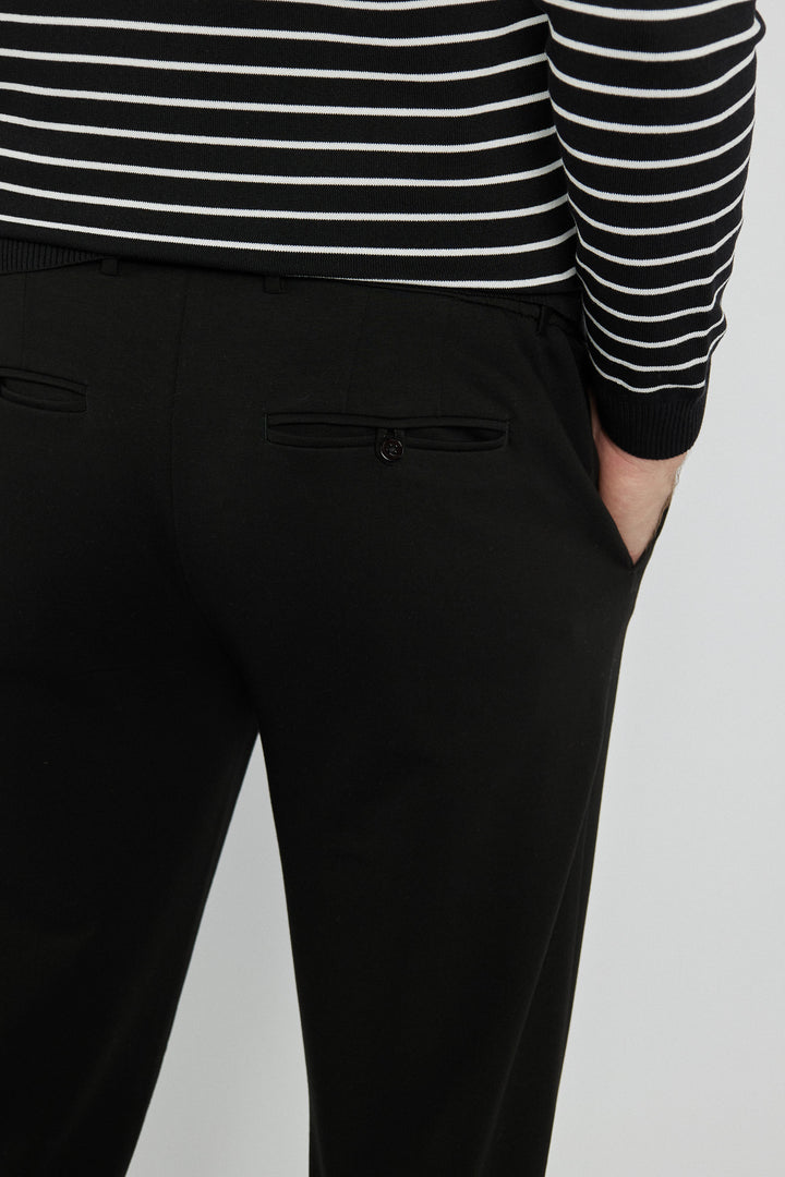 Eleganckie czarne spodnie joggery