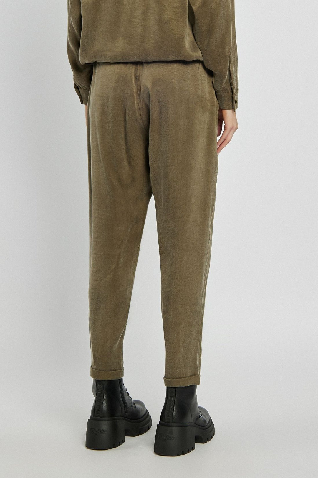 Stylowy komplet w utylitarnym stylu