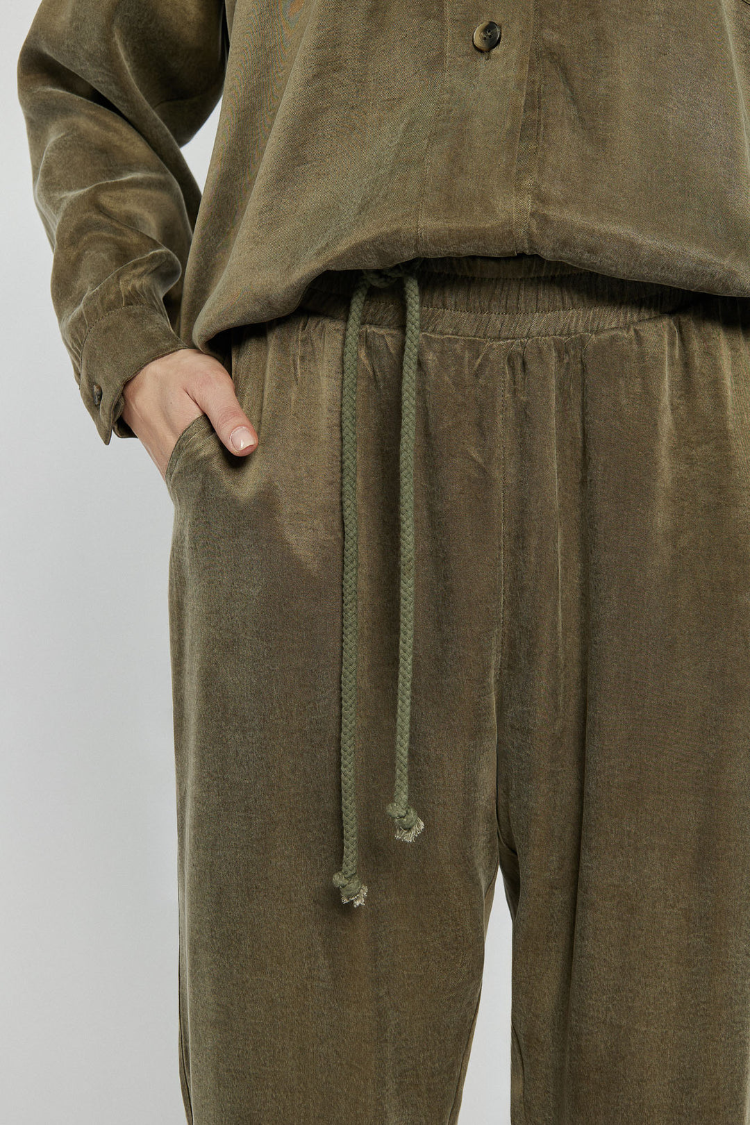 Stylowy komplet w utylitarnym stylu