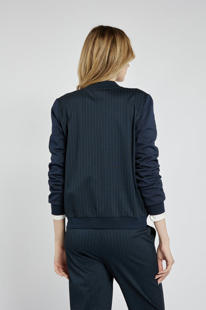 Granatowa rozpinana bluza z wzorem w paski