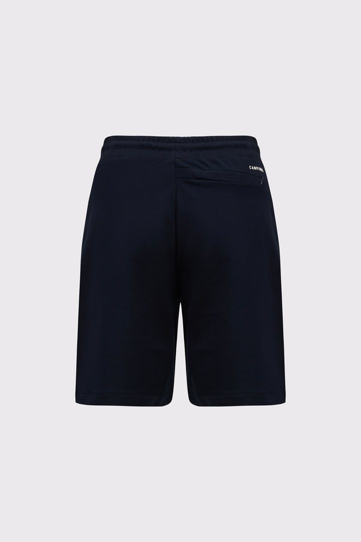 Białe polo na zamek i granatowe szorty dresowe