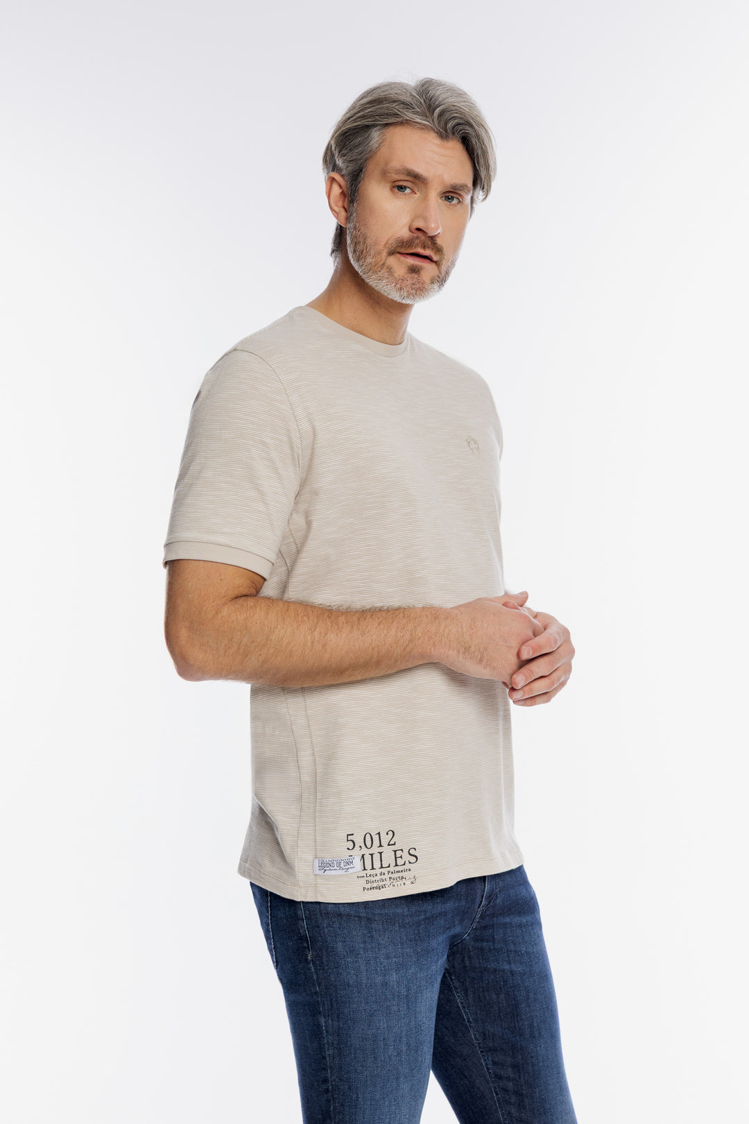 Beżowy męski T-shirt Campione w drobne paski