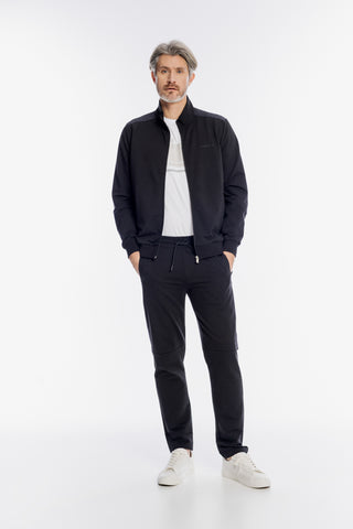 Czarne spodnie dresowe z regulacją w pasie