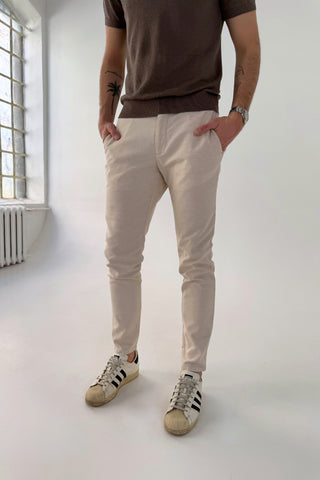 Dopasowane spodnie chinos z mieszanki bawełny i lnu