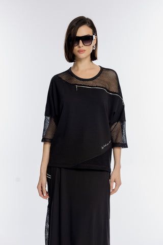 Czarna bluza z ozdobną siatką i metalowym zamkiem