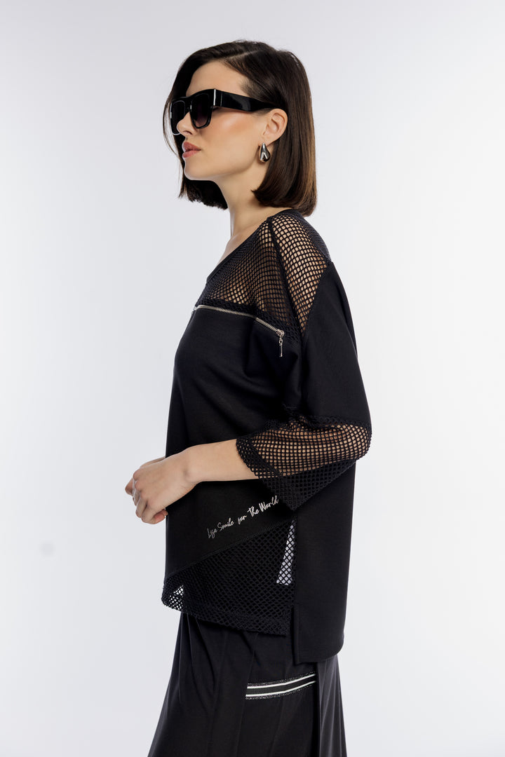 Czarna bluza z ozdobną siatką i metalowym zamkiem