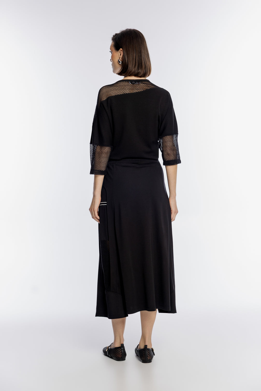 Czarna spódnica maxi z siatkowymi panelami i wiązaniem