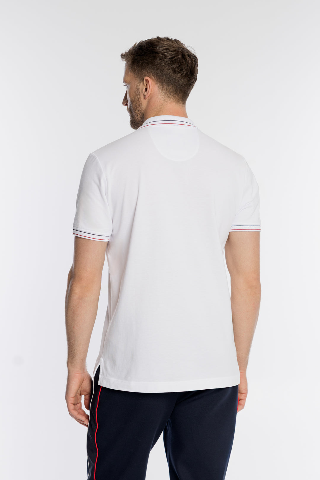 Klasyczna biała męska koszulka polo z kieszonką