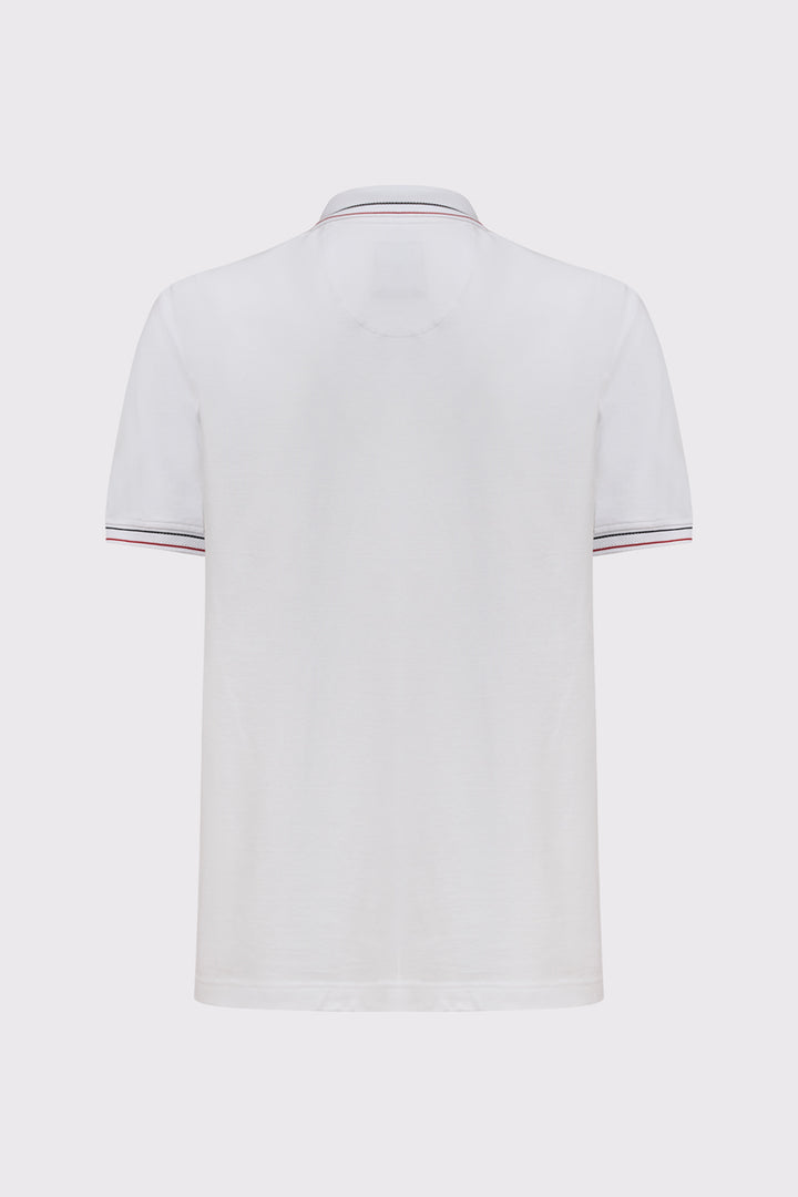 Klasyczna biała męska koszulka polo z kieszonką