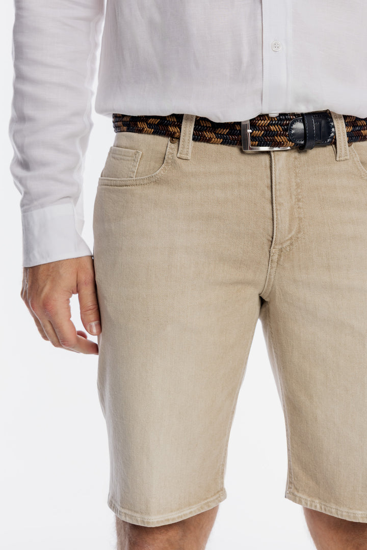 Klasyczne beżowe szorty Alberto o strukturze denimu