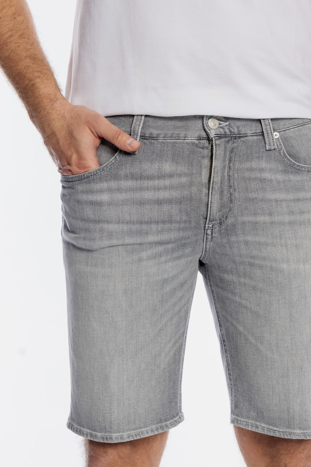 Szare jeansowe szorty Alberto z efektem delikatnego sprania