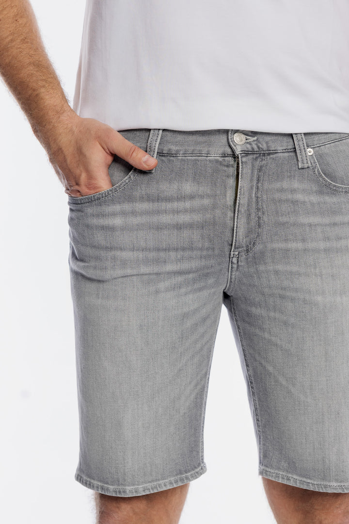 Szare jeansowe szorty Alberto z efektem delikatnego sprania