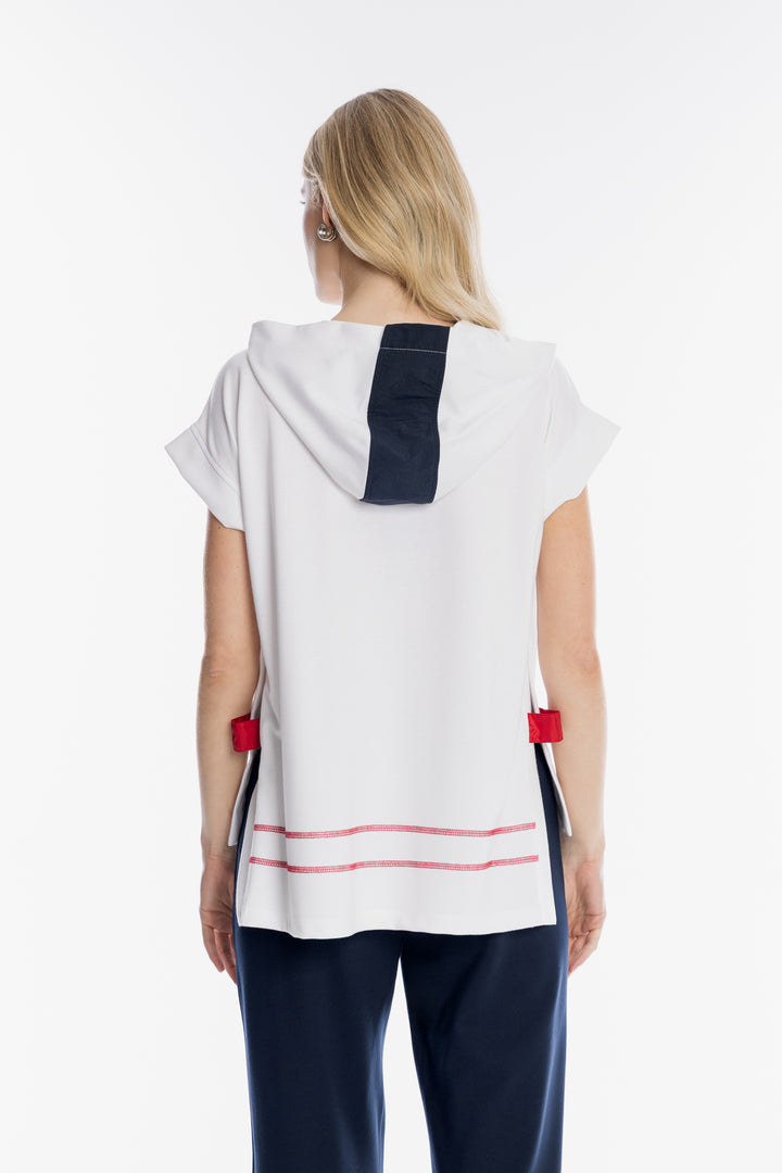 Biała bluza bez rękawów z kapturem i logo